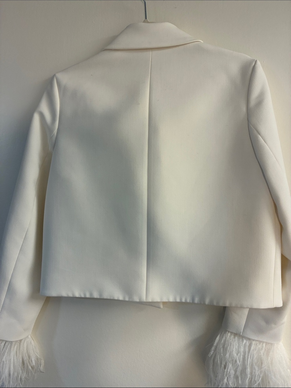 ZARA Cream Feather-Cuff Cropped Blazer with removable cuffs. Soft elegant lining - Picture 4 of 10